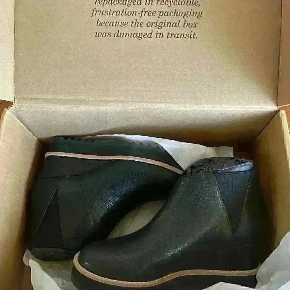 Eileen Fisher Caddy Black Embossed Size 5.5.BRAND NEW (Save $110.00) - Picture 9 of 9